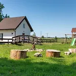 Brick Near Baltic Sea And Windmill 度假居