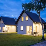Brick Near Baltic Sea And Windmill 度假居 *